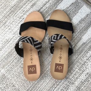 DV by Dolce Vita black slippers. Size 8.5